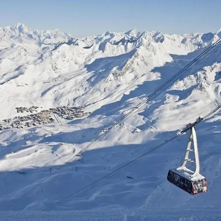 아파트 In Near Slopes *